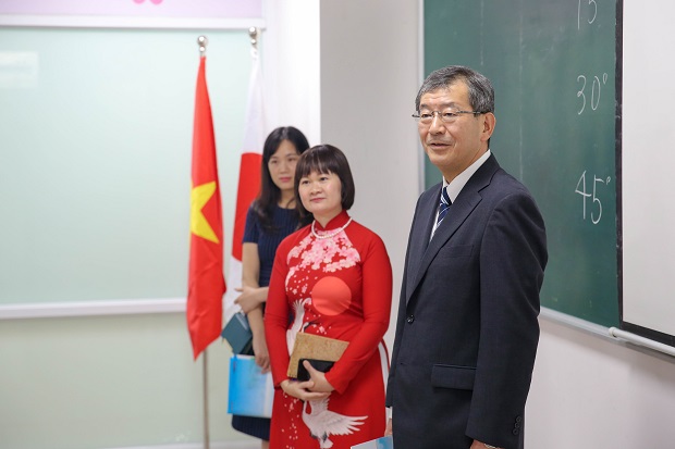 Tổng lãnh sự Nhật Bản kỳ vọng sinh viên HUTECH sẽ là cầu nối cho mối quan hệ Việt - Nhật 99