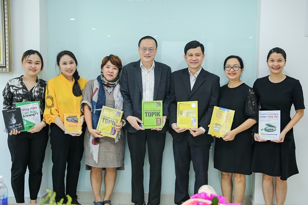 Viện Công nghệ Việt - Hàn và Công ty First News đạt nhiều thỏa thuận hợp tác giá trị 54