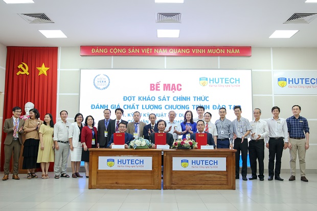 Ngành Thiết kế thời trang khoa Kiến trúc Mỹ thuật là một trong mười ngành của Trường HUTECH vừa hoàn thành công tác kiểm định chất lượng cấp chương trình đào tạo trình độ Đại học 81