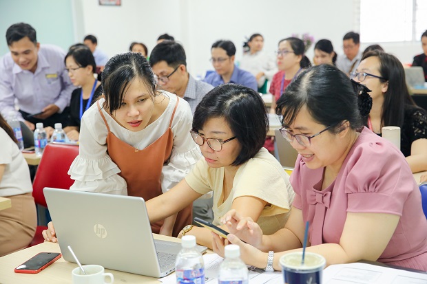 HUTECH lecturers take part in training on the application of ICT and Blended Learning/E-Learning models 53