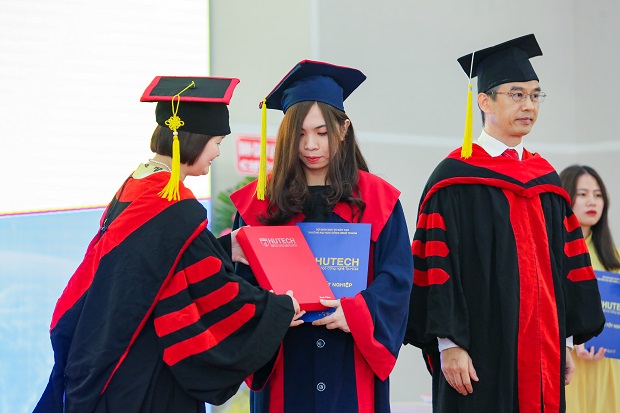 “Chuyến đò” tốt nghiệp đầu tiên năm 2021 đưa sinh viên thuộc 11 Khoa/Viện HUTECH cập bến 161