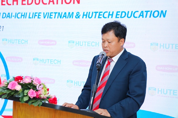 HUTECH Education and Dai-ichi Life Vietnam sign a strategic education partnership 64