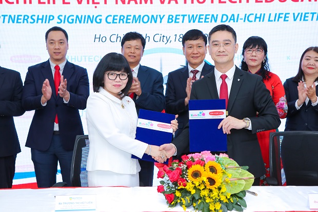 HUTECH Education and Dai-ichi Life Vietnam sign a strategic education partnership 72