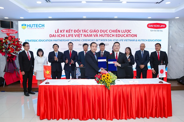 HUTECH Education and Dai-ichi Life Vietnam sign a strategic education partnership 84