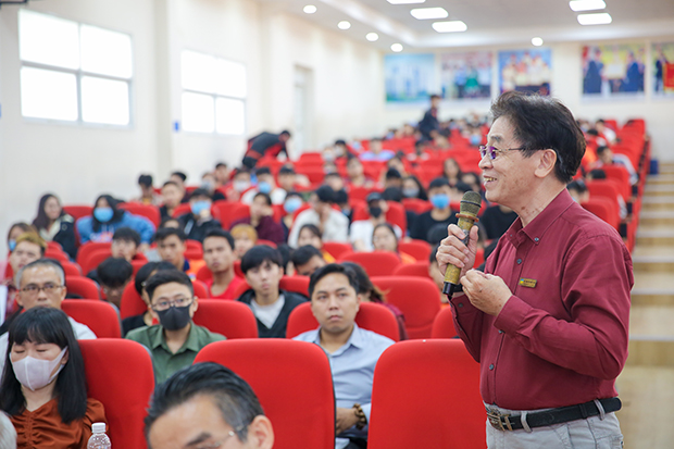 Architect Hoang Thuc Hao introduces HUTECH students to the "Happiness Architecture and Surprise Sustainability” design philosophy 91
