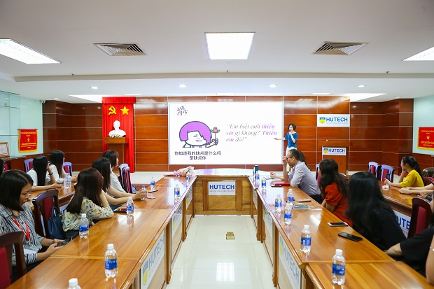 Sinh viên hứng thú với tọa đàm “Ngôn ngữ mạng ảnh hưởng đến khẩu ngữ tiếng Trung hiện nay” 29