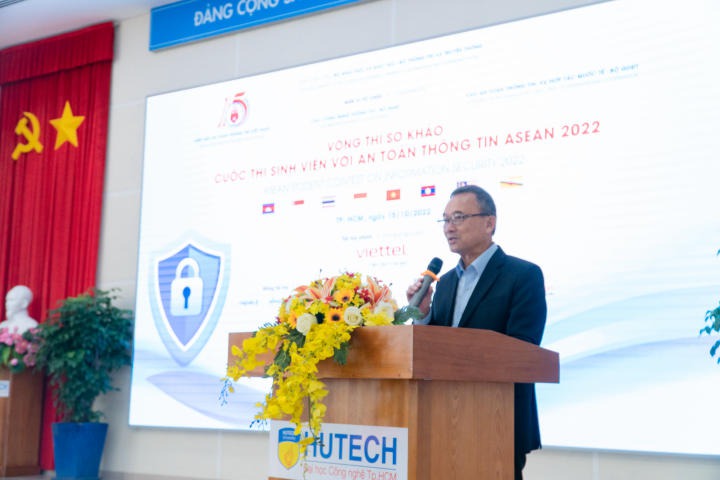 Ông Ngô Vi Đồng phát biểu tại lễ khai mạc