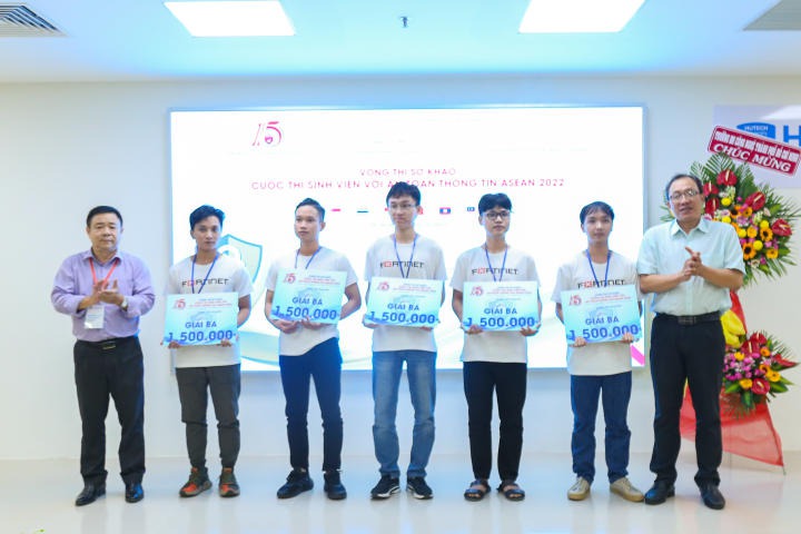 Cuộc thi đã tìm ra được các đại diện xuất sắc nhất để tham gia tiếp vòng Chung khảo vào ngày 05/11 tới HUTECH 3