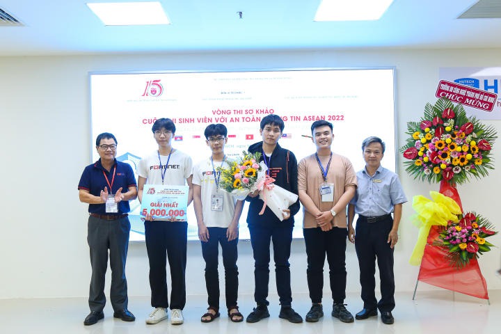 Cuộc thi đã tìm ra được các đại diện xuất sắc nhất để tham gia tiếp vòng Chung khảo vào ngày 05/11 tới HUTECH 1