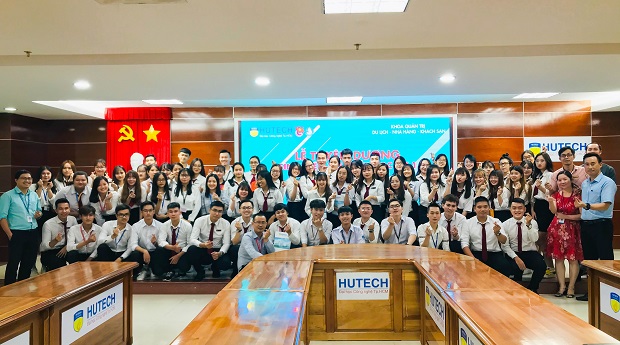 Các Khoa/Viện HUTECH tuyên dương, khen thưởng sinh viên tiêu biểu HKI, năm học 2019 - 2020 183
