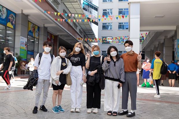 Hôm nay, sinh viên HUTECH chính thức bắt đầu học kỳ “bình thường mới” tại Trường 41