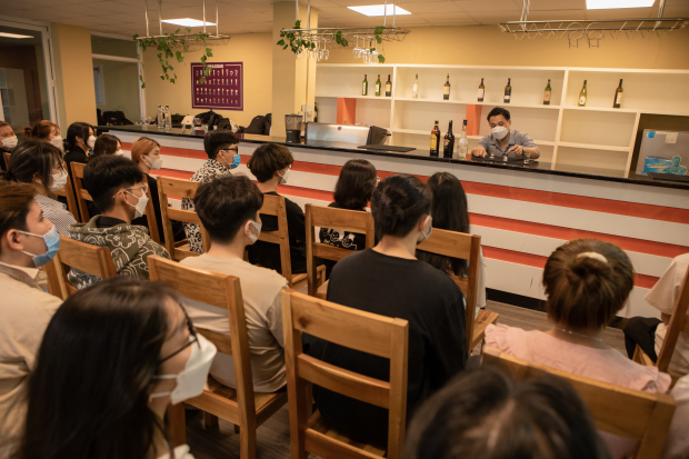 Hôm nay, sinh viên HUTECH chính thức bắt đầu học kỳ “bình thường mới” tại Trường 118