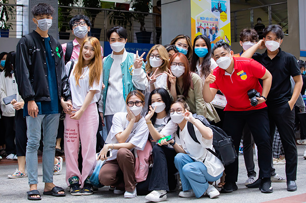 Hôm nay, sinh viên HUTECH chính thức bắt đầu học kỳ “bình thường mới” tại Trường 44