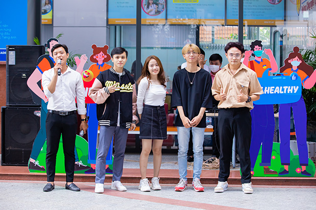 Hôm nay, sinh viên HUTECH chính thức bắt đầu học kỳ “bình thường mới” tại Trường 59