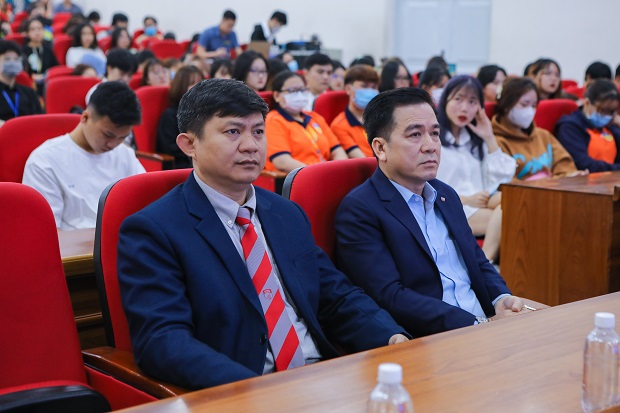 “Bật mí” kỹ năng chinh phục nhà tuyển dụng Hàn Quốc cho sinh viên viện Công nghệ Việt Hàn 60