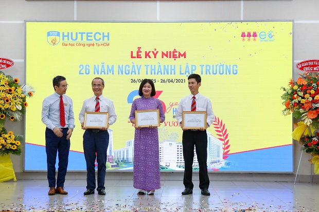 HUTECH celebrates the 26th anniversary of its establishment: Energetic, aspirational and successful 227
