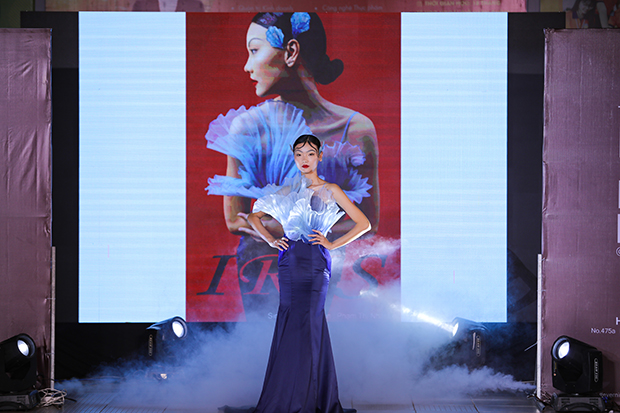 Enjoy the unique designs of HUTECH students at the "Evening Gown and Festival Project" 107