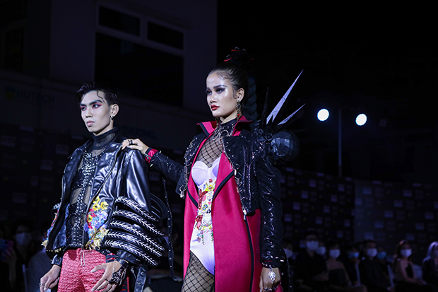 Enjoy the unique designs of HUTECH students at the "Evening Gown and Festival Project" 232