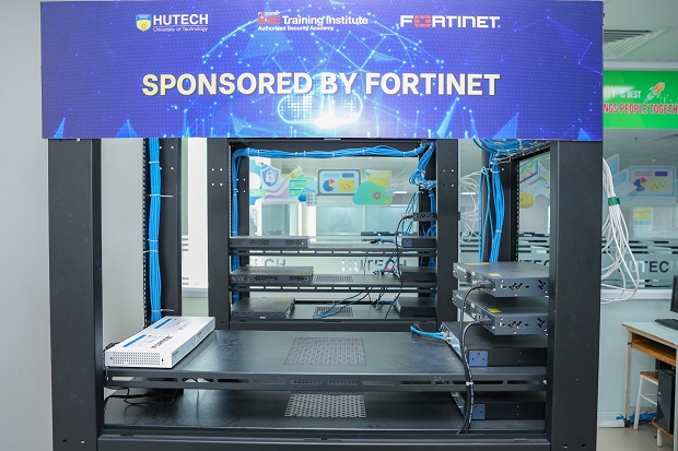Học viện An ninh mạng Fortinet Academy chính thức "chào sân" cộng đồng công nghệ HUTECH 137