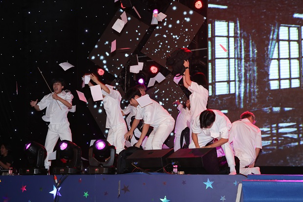 Nhóm nhảy sinh viên “kể” chuyện trầm cảm giành ngôi Quán quân HUTECH’s Talent 2020 47