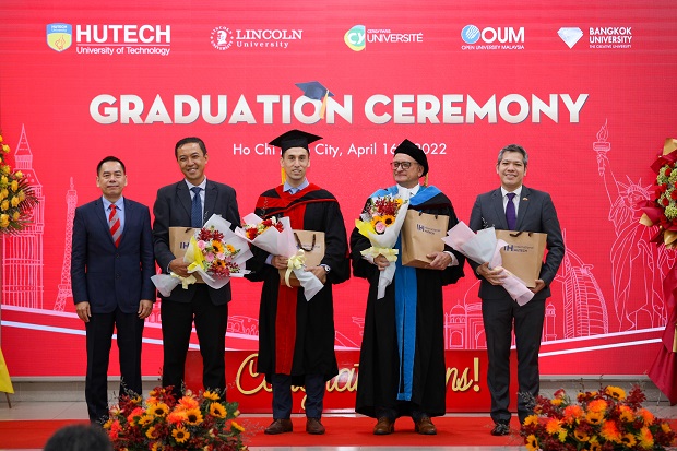 Trang trọng lễ tốt nghiệp của Tân Thạc sĩ, Cử nhân, Kỹ sư chương trình hợp tác quốc tế và Đại học chuẩn Quốc tế 164