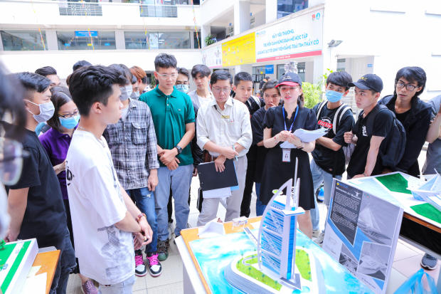 Touring famous landmarks through architectural models of HUTECH Architecture and Arts students 38