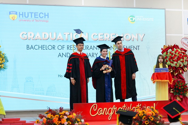 Trang trọng lễ tốt nghiệp của Tân Thạc sĩ, Cử nhân, Kỹ sư chương trình hợp tác quốc tế và Đại học chuẩn Quốc tế 146