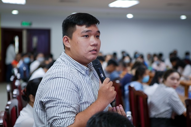 Sinh viên Khoa Luật HUTECH tìm hiểu “Đầu tư nước ngoài tại Việt Nam qua hoạt động mua bán, sáp nhập doanh nghiệp” 69