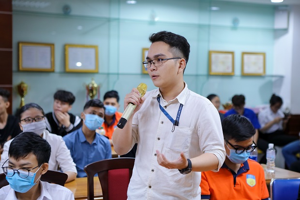 Sinh viên Khoa Luật HUTECH tìm hiểu “Đầu tư nước ngoài tại Việt Nam qua hoạt động mua bán, sáp nhập doanh nghiệp” 75