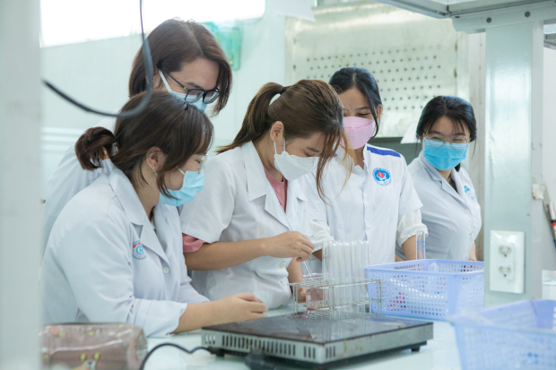 Hôm nay, sinh viên HUTECH chính thức bắt đầu học kỳ “bình thường mới” tại Trường 121