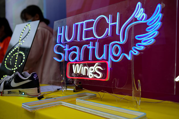 Gặp Ánh Nguyệt - Cô gái nhỏ với thành công lớn tại HUTECH Startup Wings 2021 66
