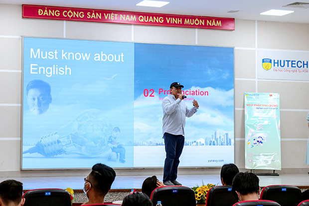 Sinh viên Khoa Tài chính - Thương mại trau dồi tiếng Anh tại workshop "Ngữ pháp ứng dụng trong nói và viết" 39