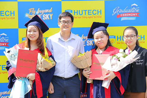 HUTECH trao bằng tốt nghiệp cho các Tiến sĩ, Thạc sĩ, Kỹ sư và cử nhân 260