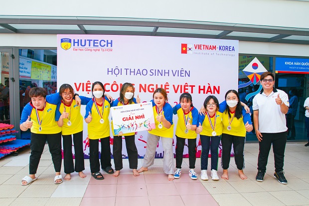 Ngắm loạt ảnh ngập tràn năng lượng tại Hội thao sinh viên Viện Công nghệ Việt - Hàn 82