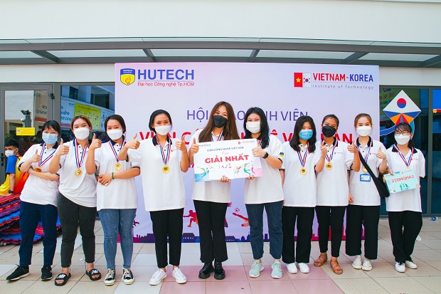 Ngắm loạt ảnh ngập tràn năng lượng tại Hội thao sinh viên Viện Công nghệ Việt - Hàn 79