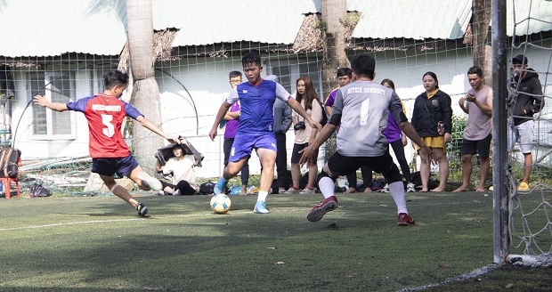 Đội Công tác xã hội vô địch môn Bóng đá Giải thể thao Chào đón Tân Sinh viên 41