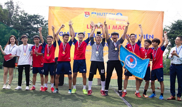 Đội Công tác xã hội vô địch môn Bóng đá Giải thể thao Chào đón Tân Sinh viên 59