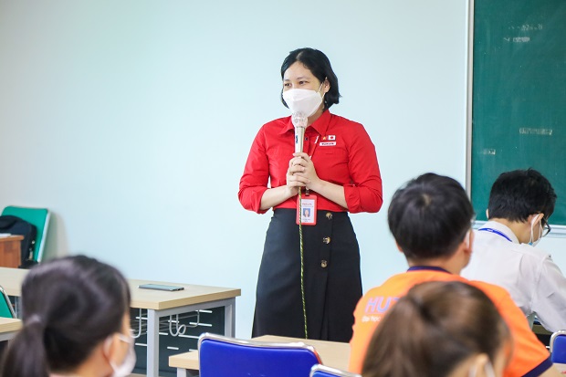 Sinh viên ngành Công nghệ thực phẩm tìm hiểu về Probiotics cùng đại diện Công ty Yakult Việt Nam 27