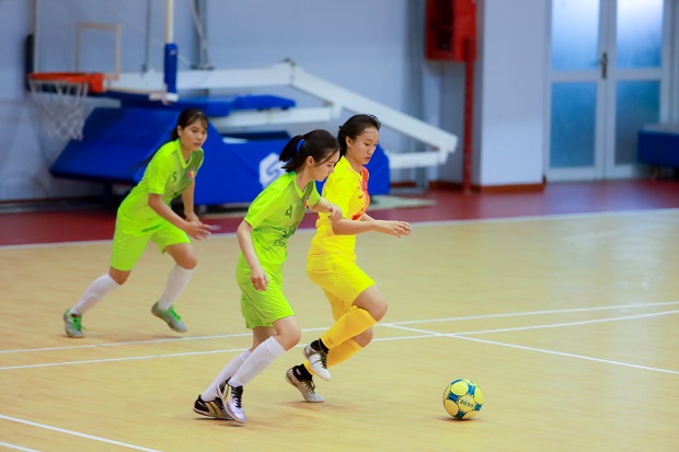 Nhìn lại hành trình bảo vệ “ngôi hậu” của tuyển nữ Futsal HUTECH tại mùa giải 2020 23