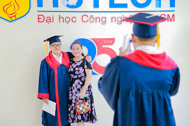 Các Tân Thạc sĩ, Cử nhân, Kỹ sư, Kiến trúc sư, Dược sĩ HUTECH rộn ràng tốt nghiệp 157