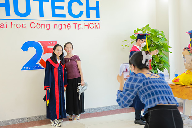 Các Tân Thạc sĩ, Cử nhân, Kỹ sư, Kiến trúc sư, Dược sĩ HUTECH rộn ràng tốt nghiệp 165