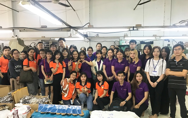 ​Sinh viên ngành Công nghệ dệt may tham quan thực tế tại Công ty giày Mai Thị 29
