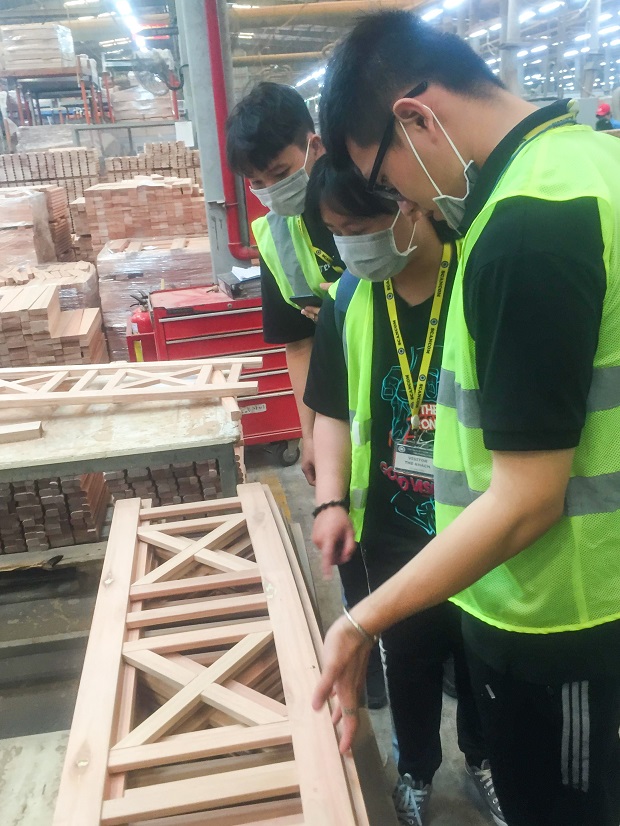 Sinh viên Kiến trúc - Mỹ thuật tìm hiểu về sản xuất đồ gỗ tại công ty ScanCom 31