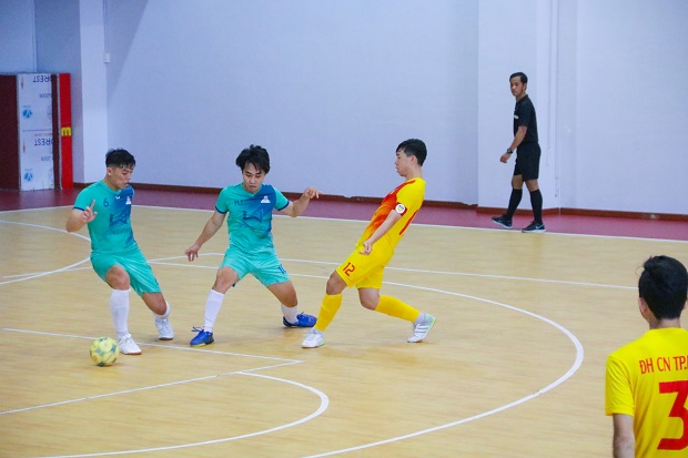 Giải Futsal Sinh viên HUTECH mở rộng lần 4 - Đội tuyển Futsal nam HUTECH tranh vé Bán kết vào chiều nay 22/9 15