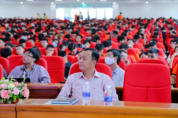 Nhu cầu nhân lực nhóm ngành công nghệ tăng cao trong lương lai và hành trang của IT-ers HUTECH 90