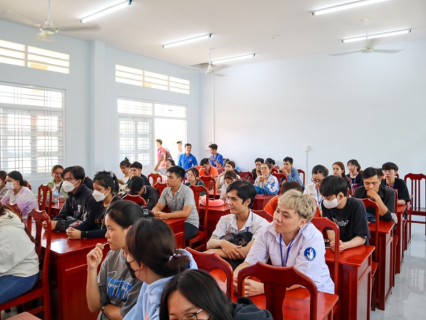 Nhật ký thiện nguyện “Tiếp bước đến trường” đầy ý nghĩa của sinh viên VJIT tại Tân Dương (Đồng Tháp) 158
