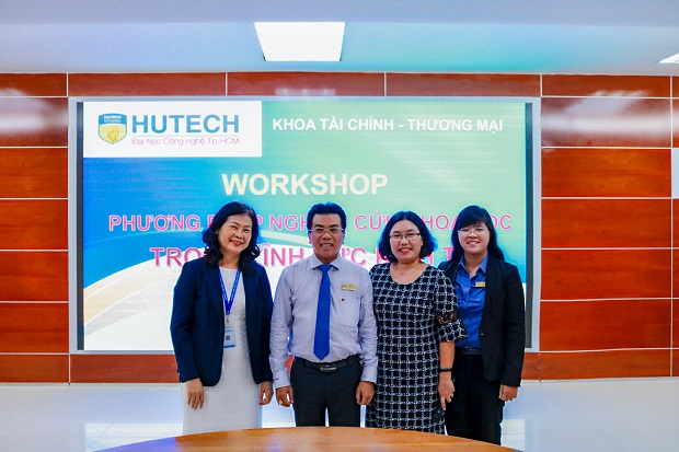 HUTECH students learn how to conduct research in economics 10