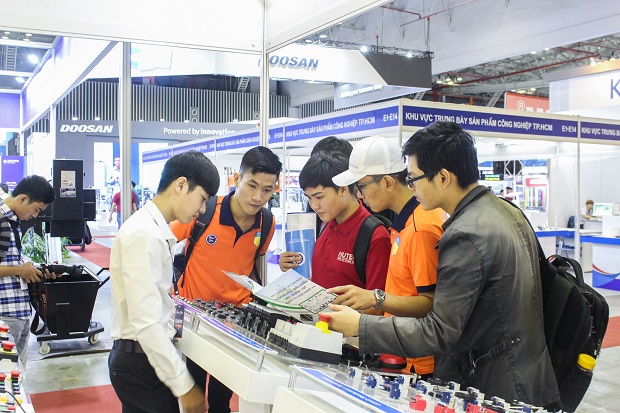 Sinh viên HUTECH tham quan Triển lãm Quốc tế về máy móc, thiết bị công nghiệp VIMAF & VSIF 2019 49