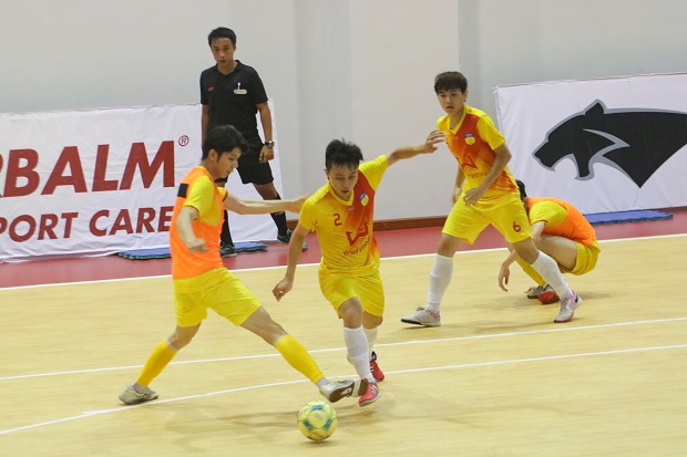 Tuyển Futsal nam HUTECH tiến thẳng vào Bán kết sau trận Tứ kết “thư hùng” 10
