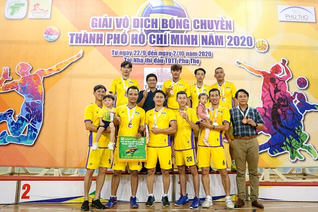 Đội tuyển nam HUTECH giành Huy chương Đồng tại Giải Vô địch Bóng chuyền TP.HCM 2020 ở lần đầu ra quân 95